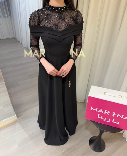 فستان ديالا (فستان اسود كريب استرتش تدخليه دانتيل...