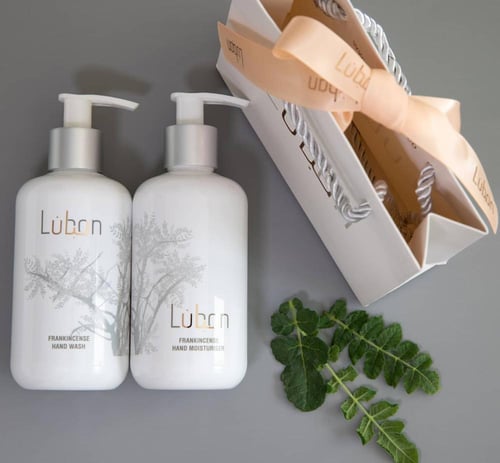 مرطب اليدين باللبان