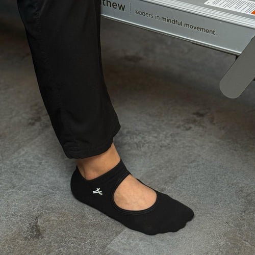 جوارب اليوغا النسائية بدون ظهر ذات قبضة من السيليك...