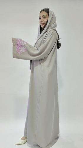 عباية برسمة نصف وردة زهري - C02