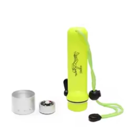 كشاف يدوي مقاوم للماء