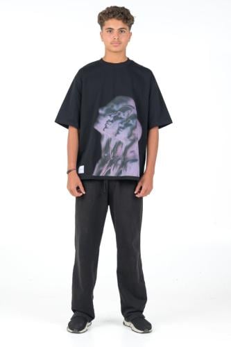BLACK T-SHIRT