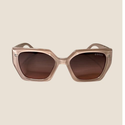 نظارة قوتشي باللون الوردي