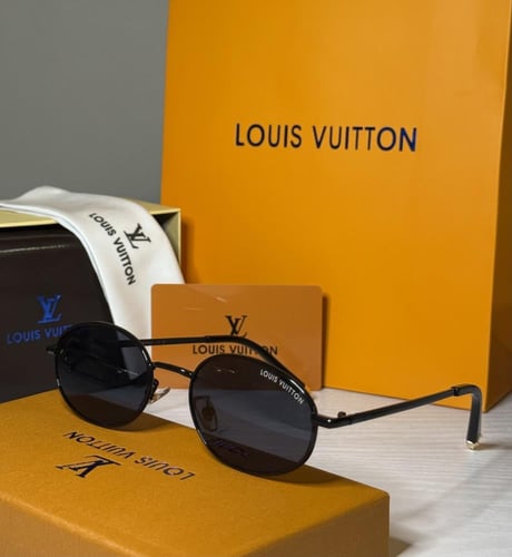 نظارة لويس فيتون بعدسة بيضاوية باللون الاسود