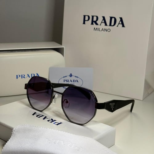 نظارة برادا باللون الاسود والفضي الغامق بإطار دائر...