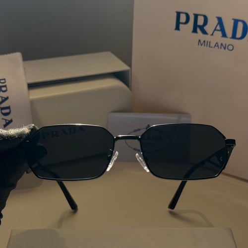 نظارة برادا 2Edge باللون الاسود