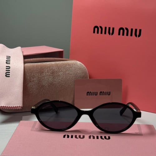 نظارة ميو ميو باللون الاسود