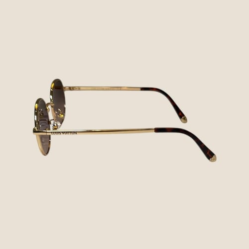 نظارة لويس فيتون بعدسة دائرية باللون الذهبي