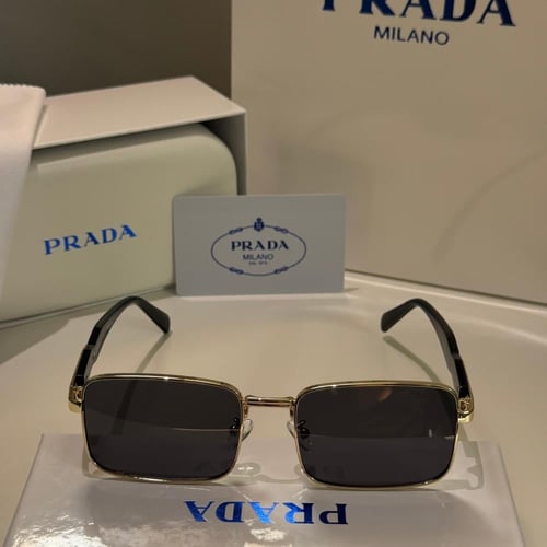 نظارة برادا بعدسة مربعة باللون الذهبي والاسود