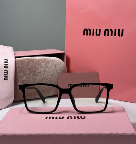 نظارة ميو ميو باللون الاسود بعدسة مربعه شفافة