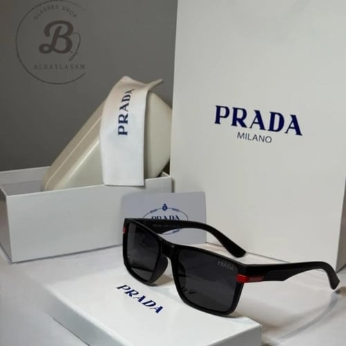 نظارة برادا باللون الاسود بشعار باللون الاحمر