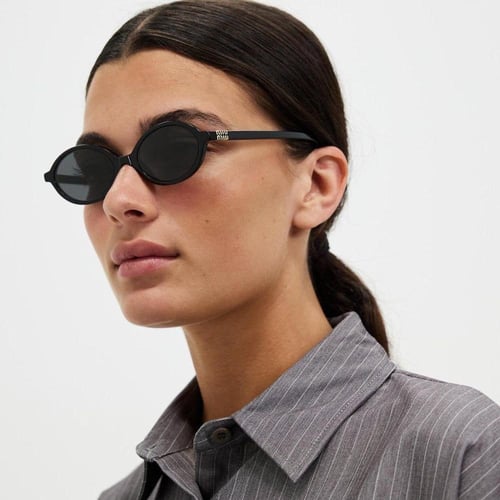 نظارة ميو ميو باللون الاسود