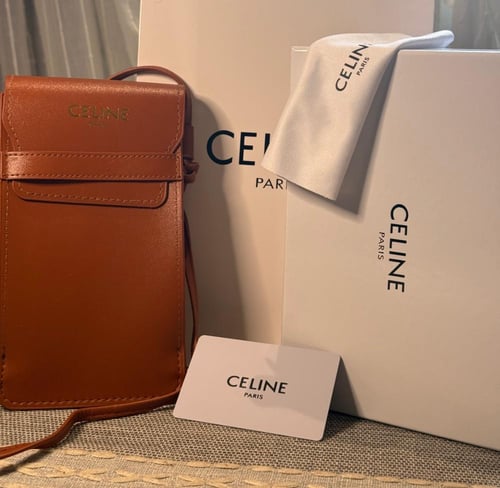 نظارة سيليN باللون الابيض بإطار بيضاوي