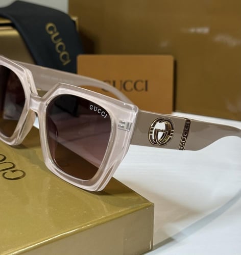 نظارة قوتشي باللون الوردي