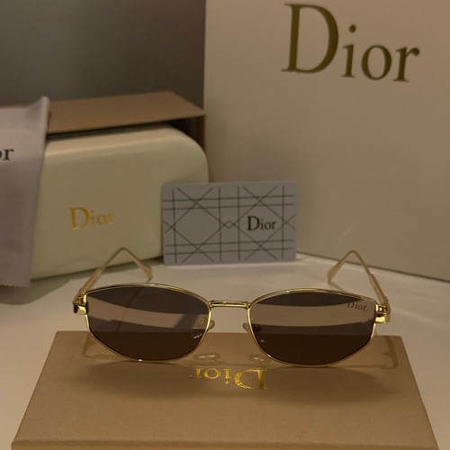 نظارة ديور بإطار معدني ذهبي وعدسة سوداء