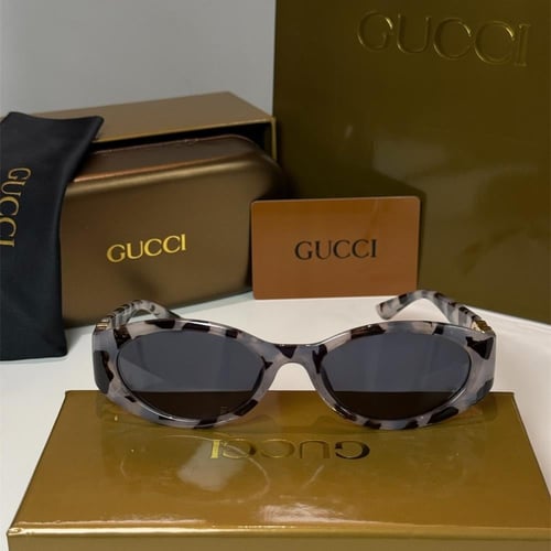 نظارة قوتشي باللون الاسود والرمادي وشعار ذهبي