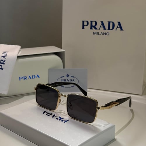 نظارة برادا بعدسة مربعة باللون الذهبي والاسود