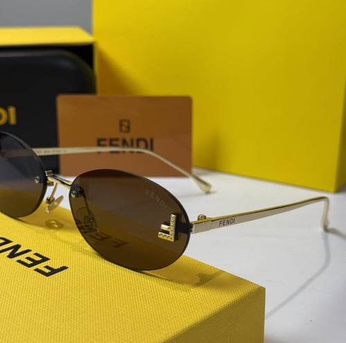 نظارة فندي باللون الذهبي بعدسة باللون البني (F)