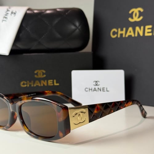 نظارة شانيل باللون التايقر وشعار ذهبي