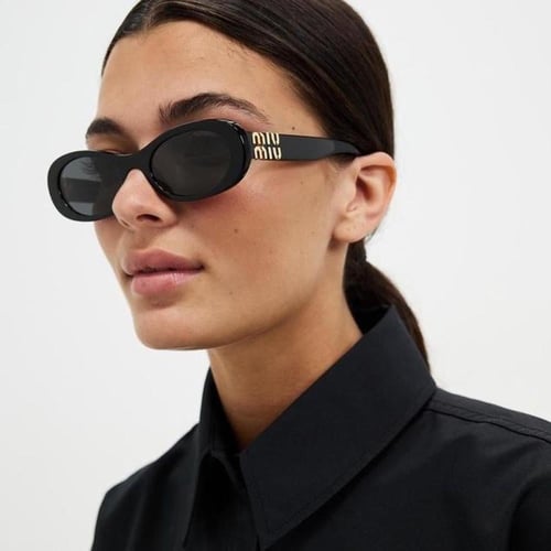 نظارة ميو ميو عدسة بيضاوية باللون الاسود