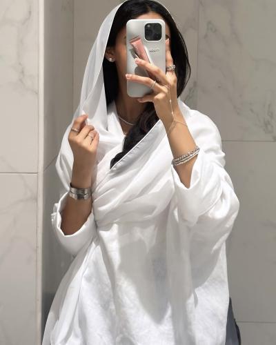 White linen abaya