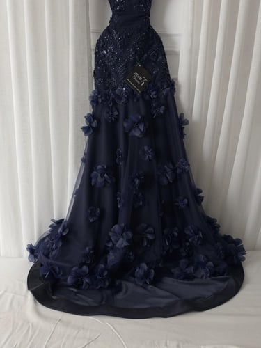 فستان كحلي فخم