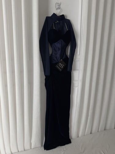 فستان كحلي مخمل