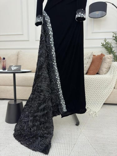 فستان هيفاء