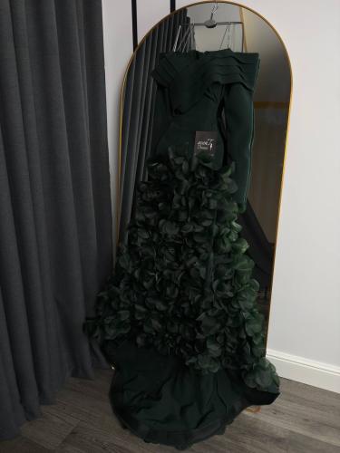 فستان زيتي فخم