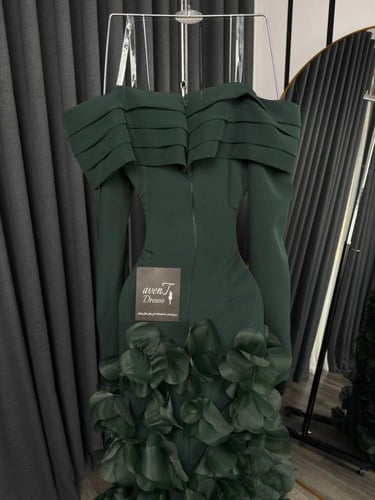 فستان زيتي فخم