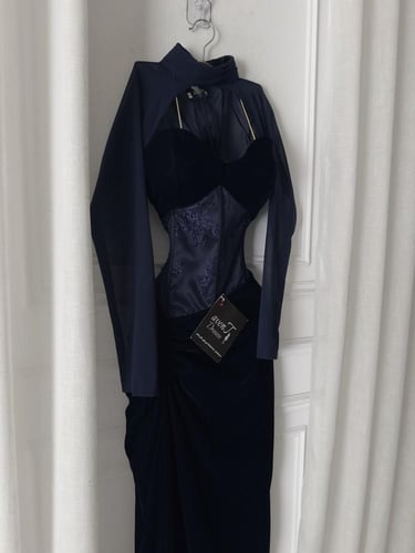 فستان كحلي مخمل