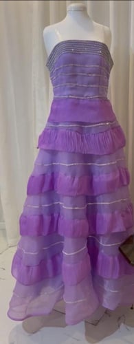 فستان جميله