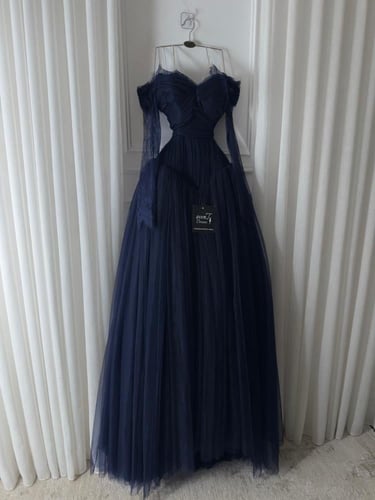 فستان تُل تيواني