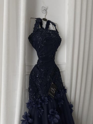 فستان كحلي فخم