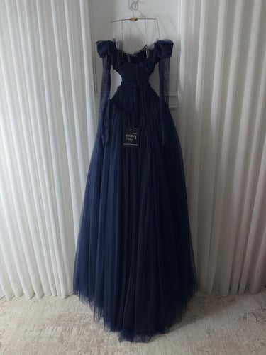 فستان تُل تيواني