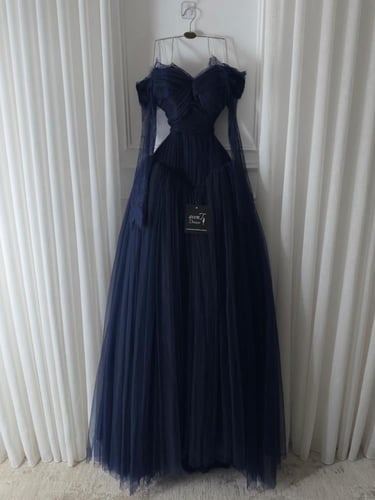 فستان تُل تيواني