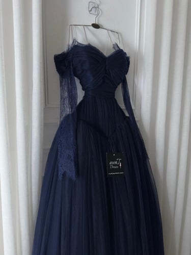 فستان تُل تيواني