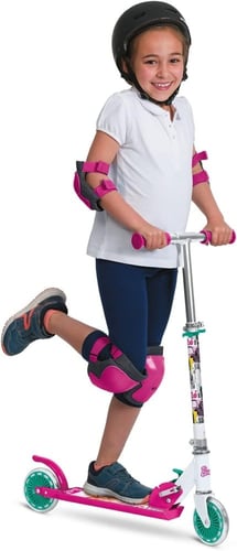 سكوتر باربي ثنائي العجلات.