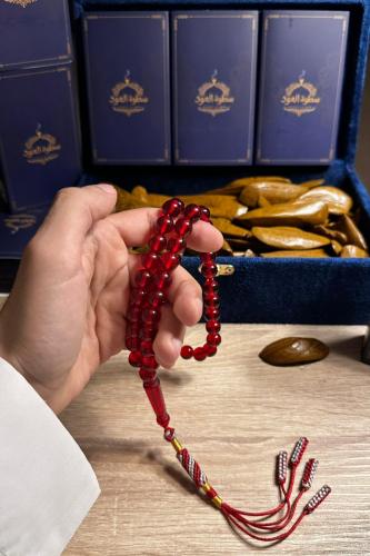 A tasbih with a clasp