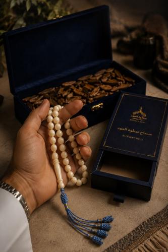 A tasbih with a clasp