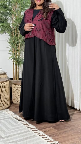 عباية ورد اسود