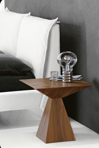 طاولة جانبية W&M-8