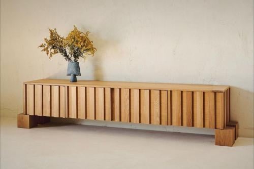 طاولة تلفزيون خشب طبيعي