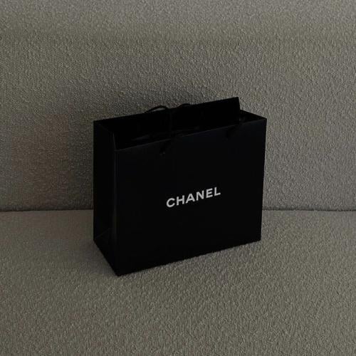 كيس شانيل اسود وسط - Chanel