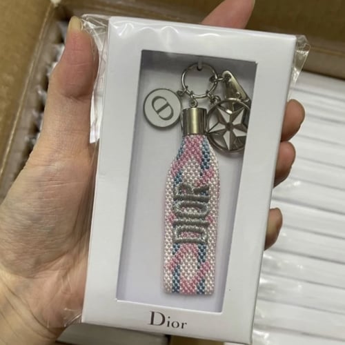 ميدالية ديور - Dior