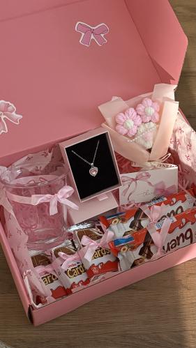 Pinky Box