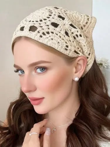 وشاح رأس كروشيه بنقشة زهرية