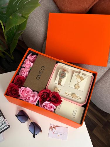Luxury display box for integrated shoes with an elegant touch