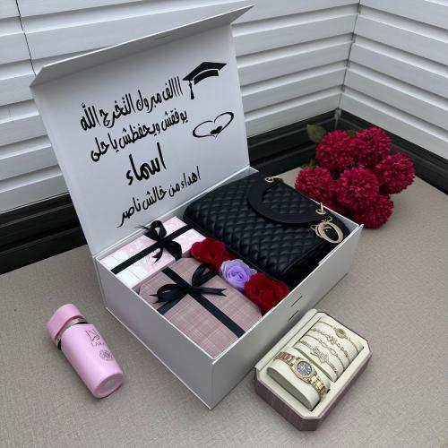 Our new luxurious women's box offers you elegance in every detail