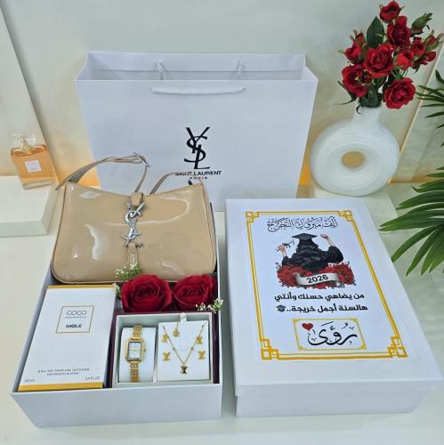 شنطة راقيه ماركة افسان لوران خامه جلديه عالية الجوده.